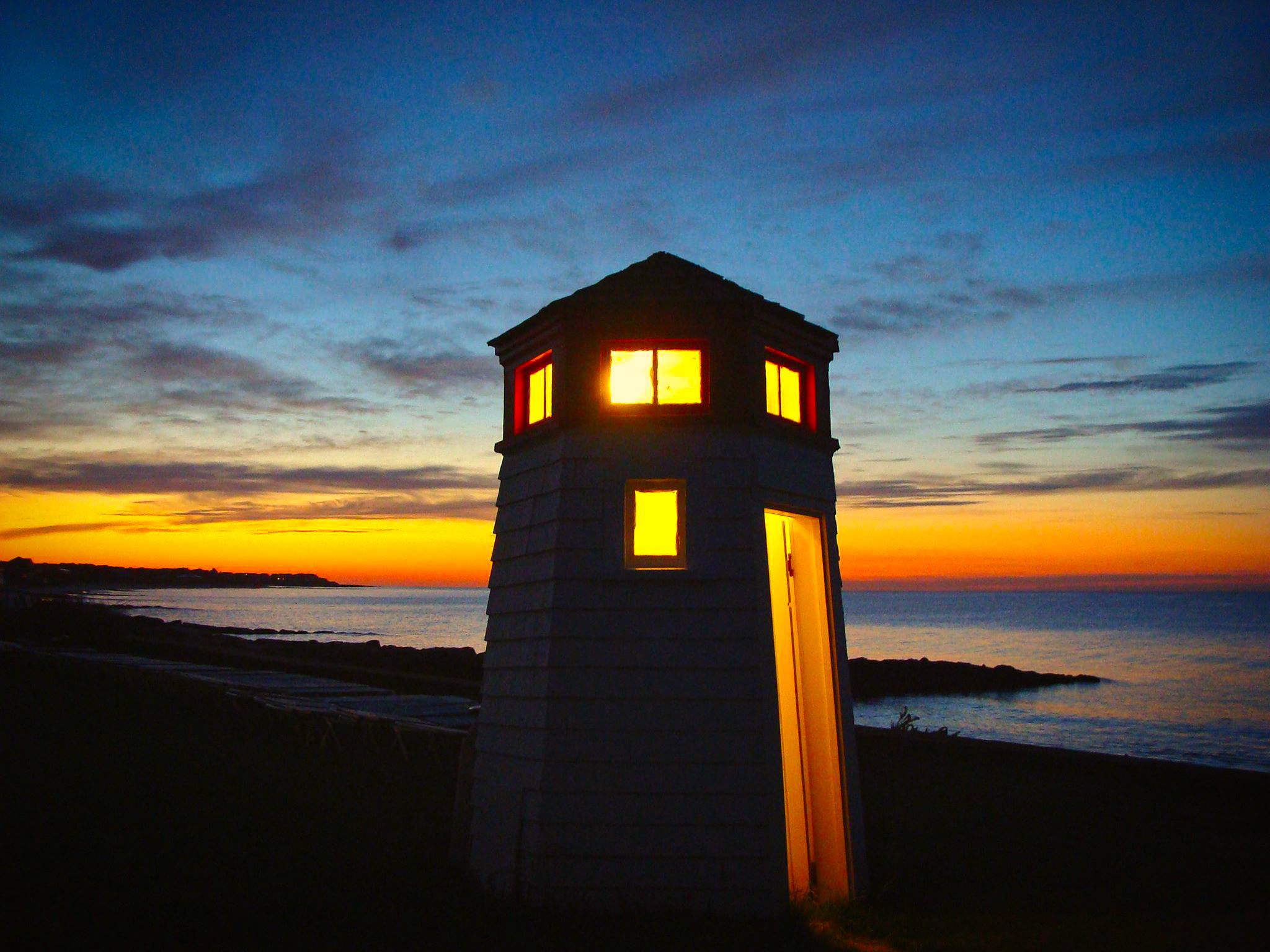 Lighthouse Inn beach shower lighthouse